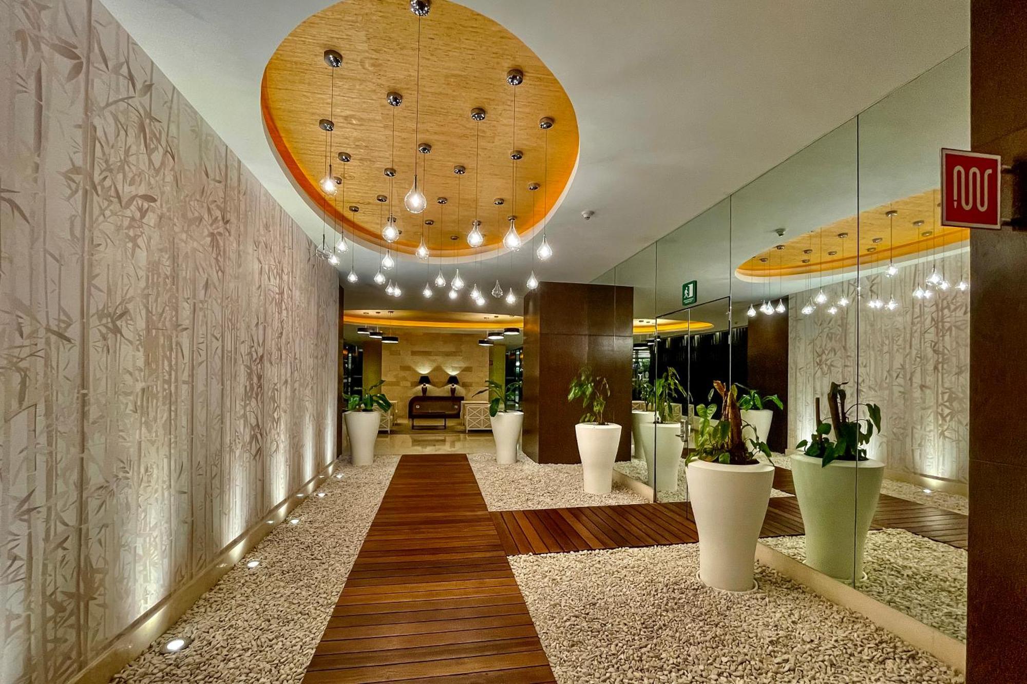 Grand Luxxe Two Bedroom Suite - נובו ואלארטה מראה חיצוני תמונה